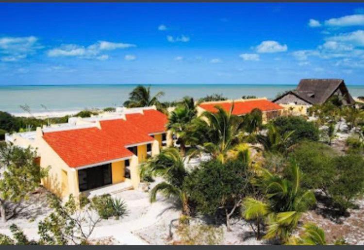 Two Bedroom Beachfront Villa เซเลสตุน ภายนอก รูปภาพ