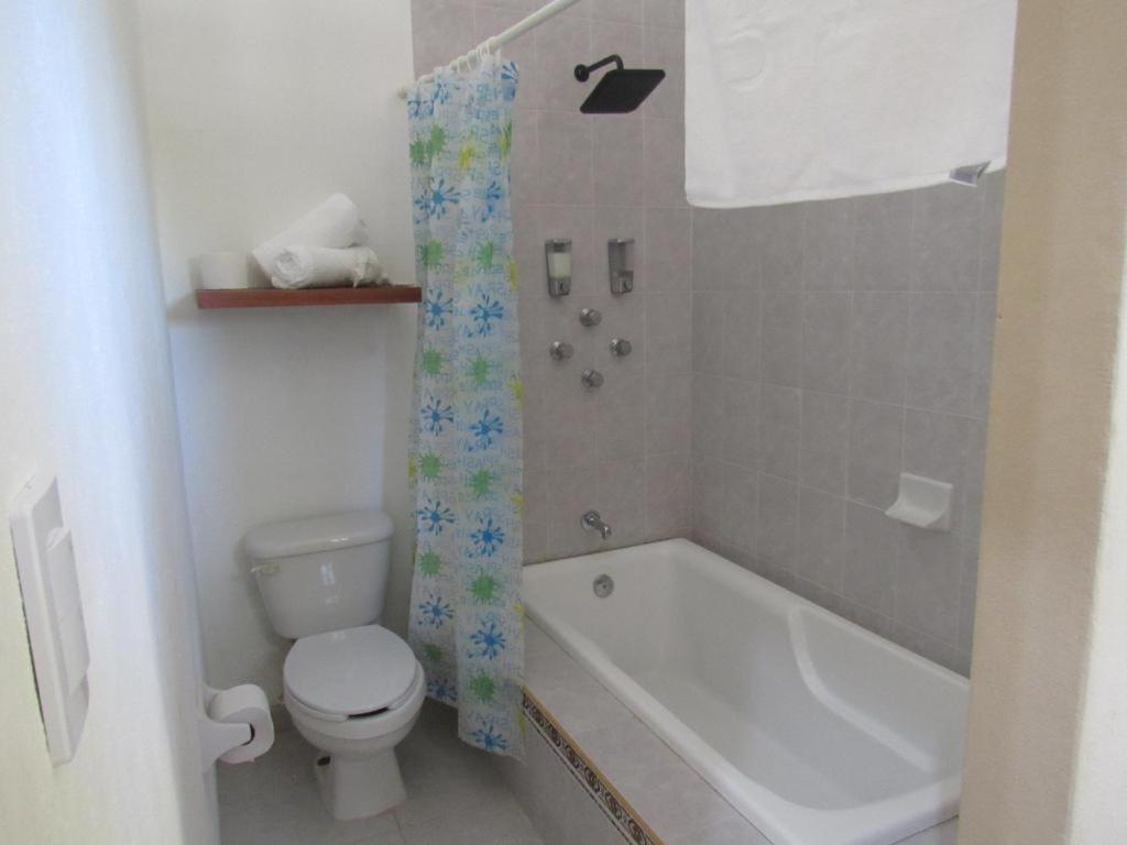 Two Bedroom Beachfront Villa เซเลสตุน ภายนอก รูปภาพ